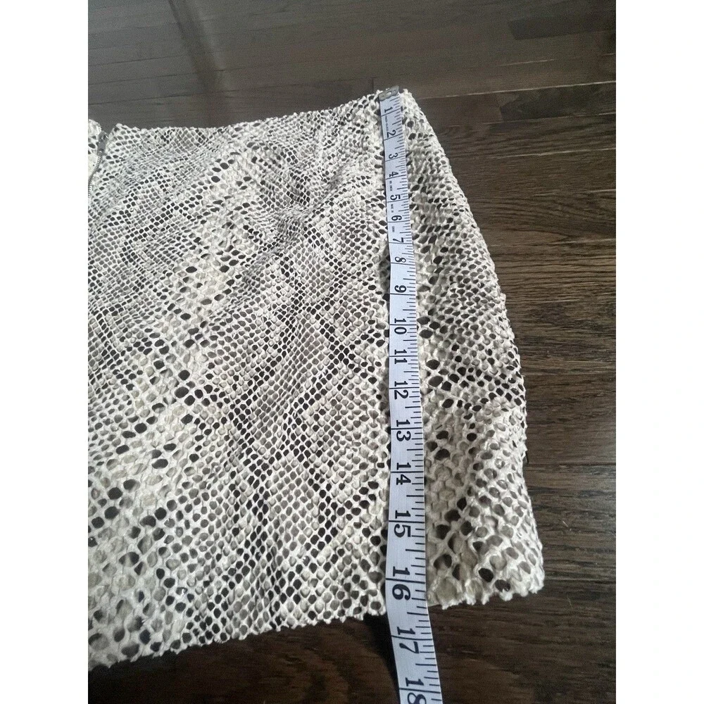 Olivaceous Asymmetrical Mini Skirt White Grey Snake Print Sz Large